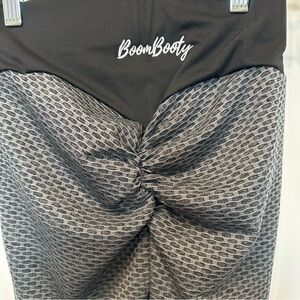 BoomBooty Black and Gray Textured Leggings